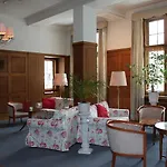 National By Mountain Hotel 3*