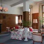 National By Mountain Hotel