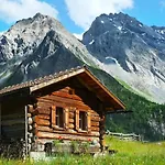 National By Mountain Hotel