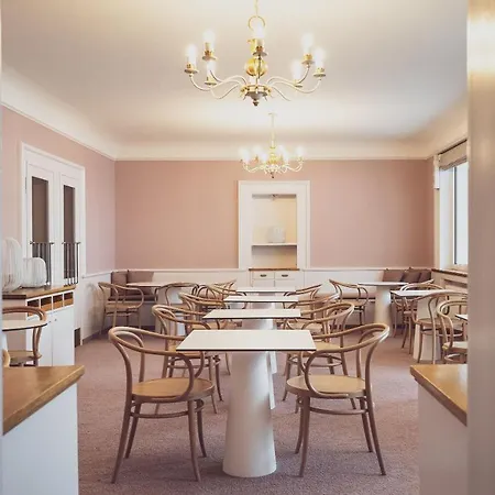 National By Mountain Davos