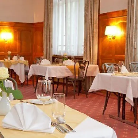 ホテル National By Mountain 3*