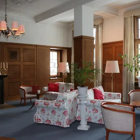 National By Mountain Hotel