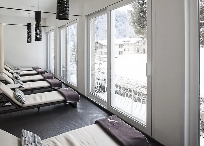 National By Mountain Otel 3*