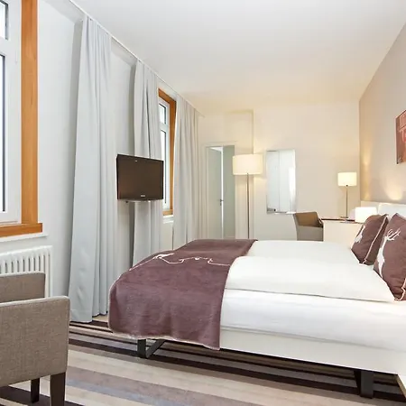 Hotel National By Mountain 3*