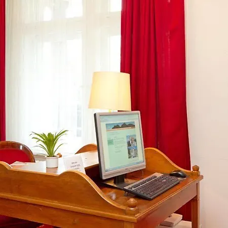 Hotell National By Mountain 3*